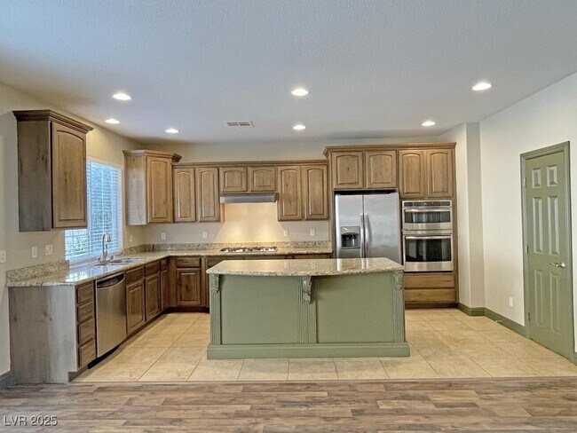 Building Photo - 12048 La Palmera Ave