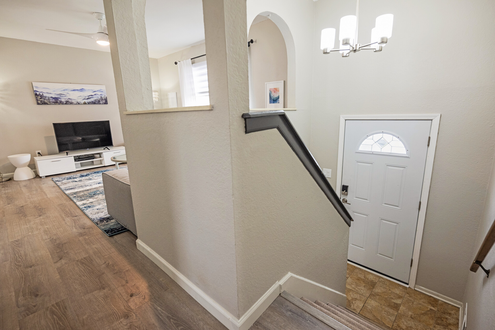 Building Photo - 413 SE Lana Ct