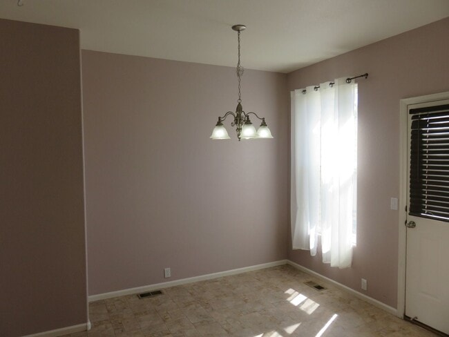 Building Photo - TWO BEDROOM TOWNHOME