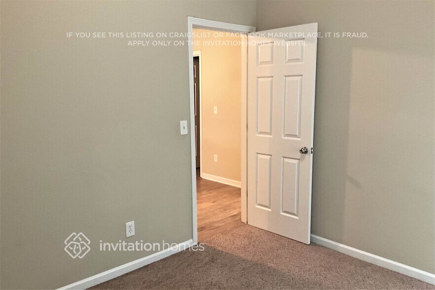 Building Photo - 3502 Rosebud Park Dr