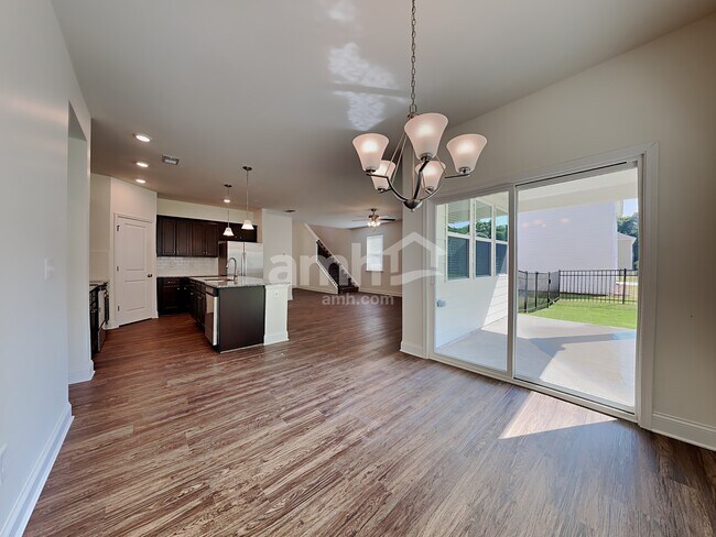 Building Photo - 5060 Hudson Vly Dr