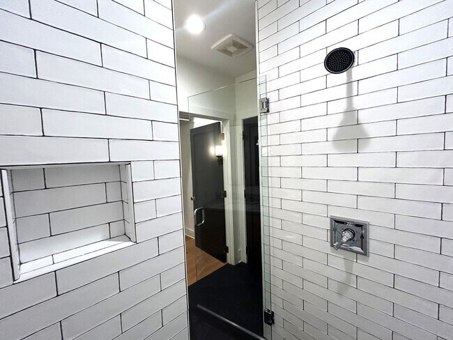 Building Photo - 524 Mulberry St
