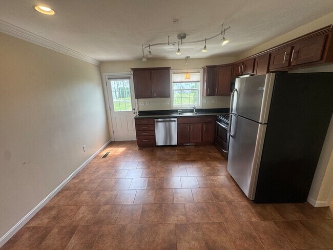 Building Photo - 14 Merrimac Way