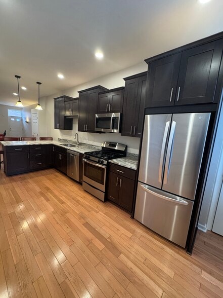 Building Photo - 5827 Pierce St