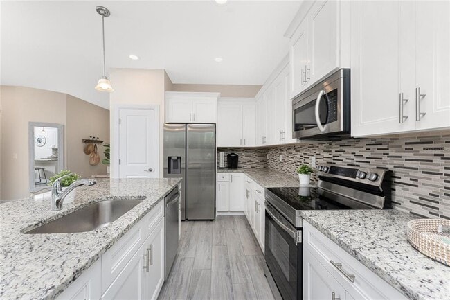 Building Photo - 7186 Rosemont Dr