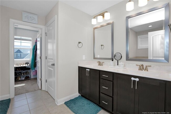 Building Photo - 5369 Debut Ave