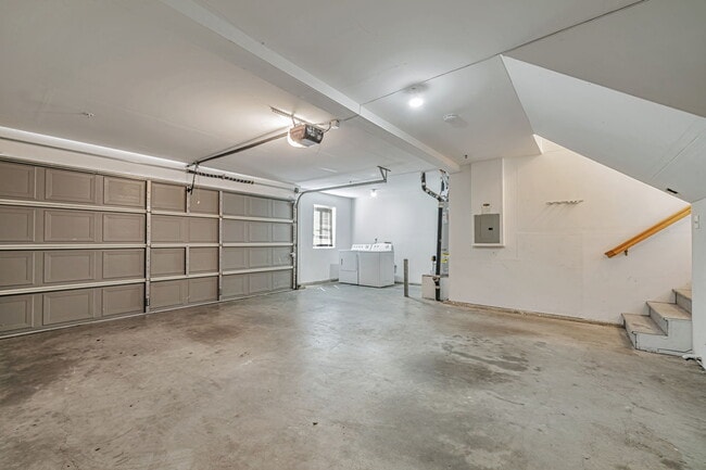 Building Photo - 4902 Hibernia Dr
