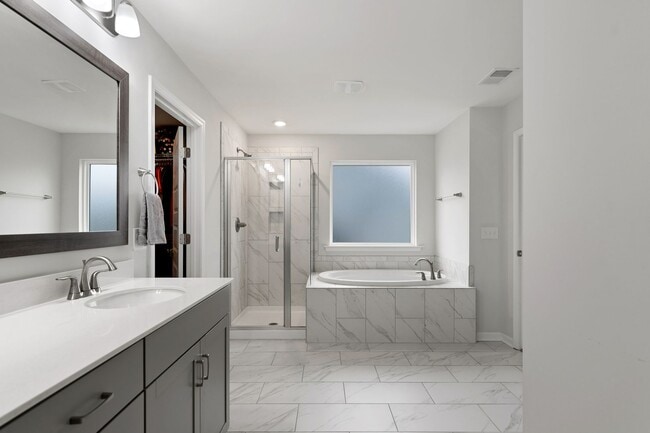 Building Photo - 505 S Oak Crst Dr