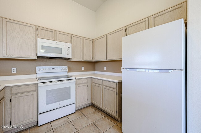Building Photo - 3211 W Abraham Ln