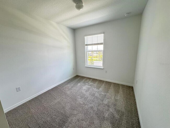 Building Photo - 4561 ORCHARD VIEW Aly