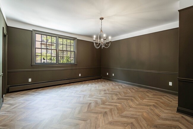 Building Photo - 203 Shearwater Ct W
