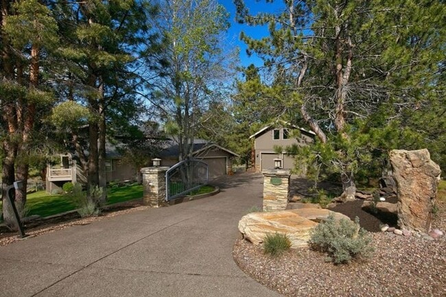 Building Photo - HUGE Custom-Designed Dream Home bordering Indian Meadows Preserve!