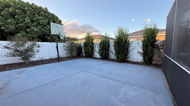 Building Photo - 175 Cloverdale Rd