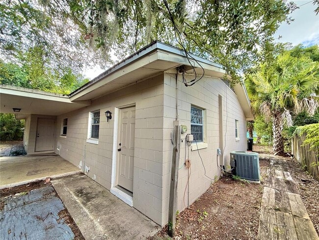 Building Photo - 2810 Flowertree Rd