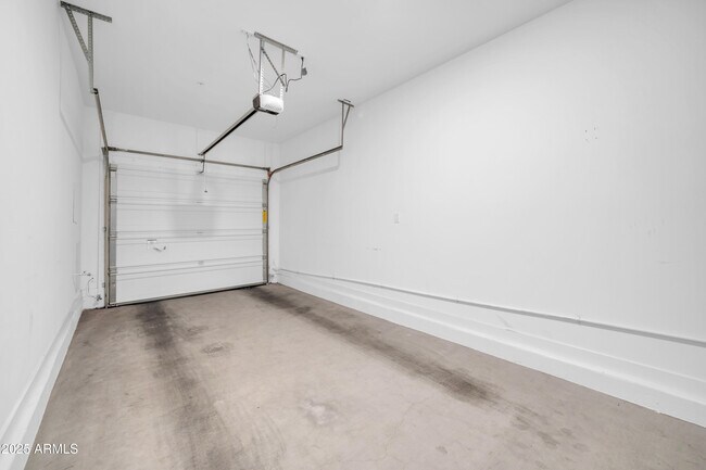 Building Photo - 8326 N 22nd Ln