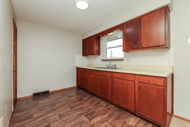 Building Photo - 425-453 Ogden Road