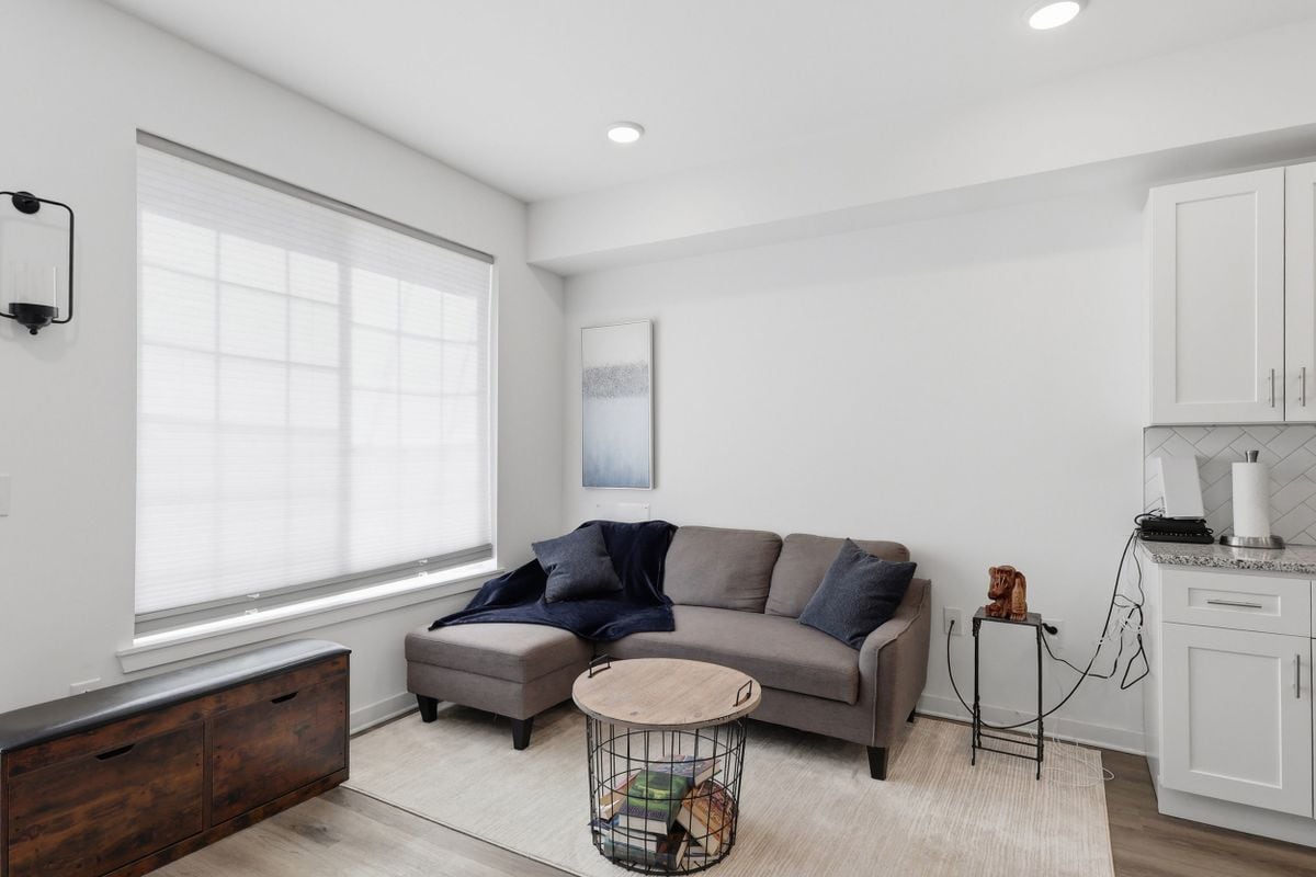 Building Photo - 1113 Lemon St