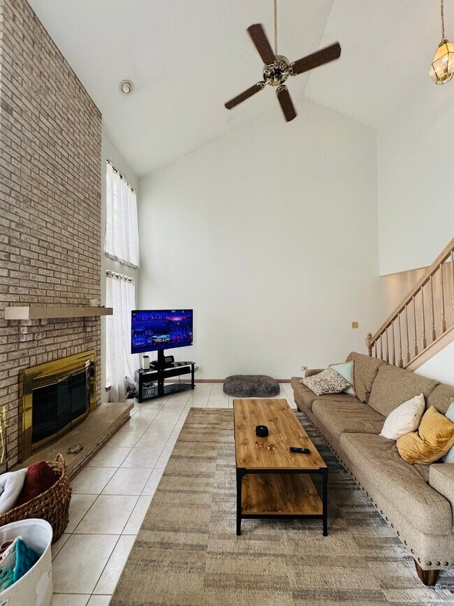 Building Photo - 2164 Seaver Ln