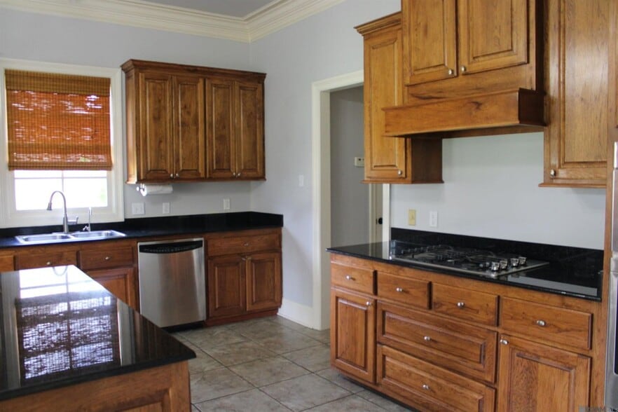 Building Photo - 19435 S Harrells Ferry Rd