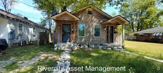 Building Photo - Beautiful Duplex in Hyde Park!