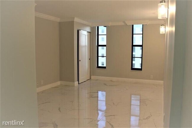 Building Photo - 1000 S Ocean Blvd