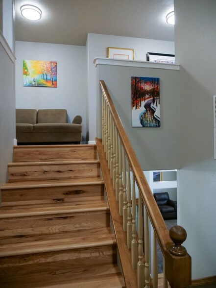 Building Photo - 151 Cub St W