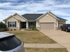 Building Photo - 6078 Shawnee Ct