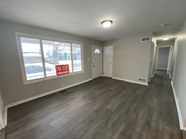 Building Photo - 230 Healy Ave