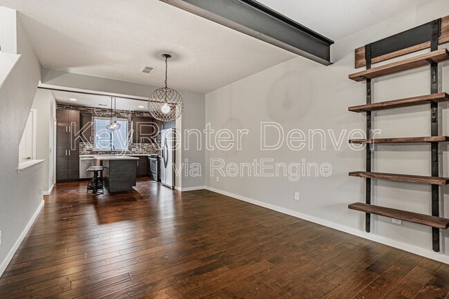Building Photo - 848 Kalamath St