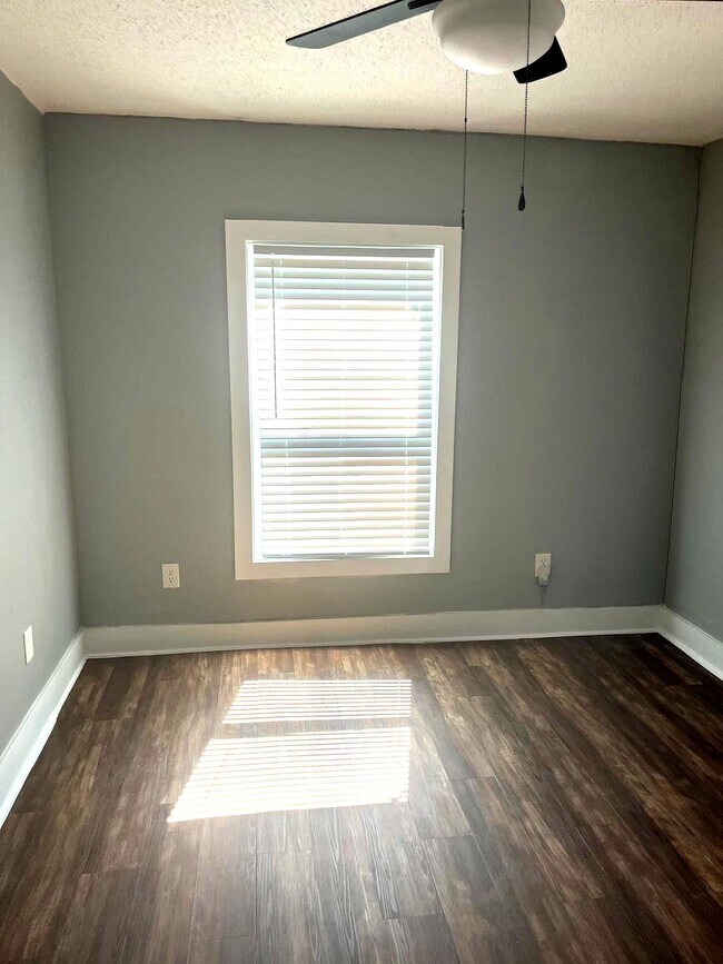 Building Photo - 260 Balkcom Ave