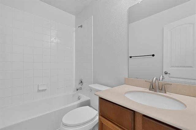Building Photo - 2123 Meadow View Dr