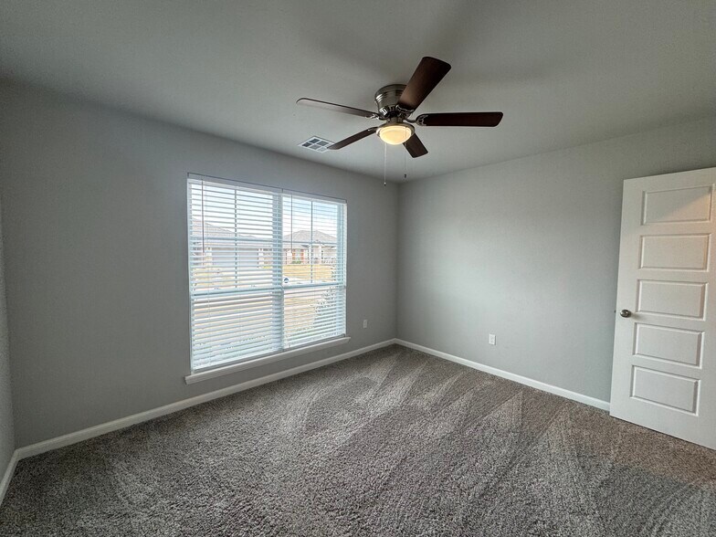 Building Photo - 9104 SW 47th St