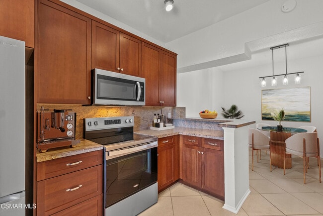 Building Photo - 5580 Spanish Oak Ln
