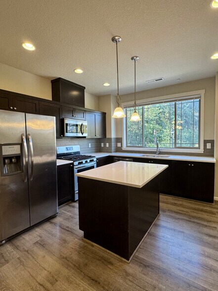 Building Photo - 13582 SW Beach Plum Terrace