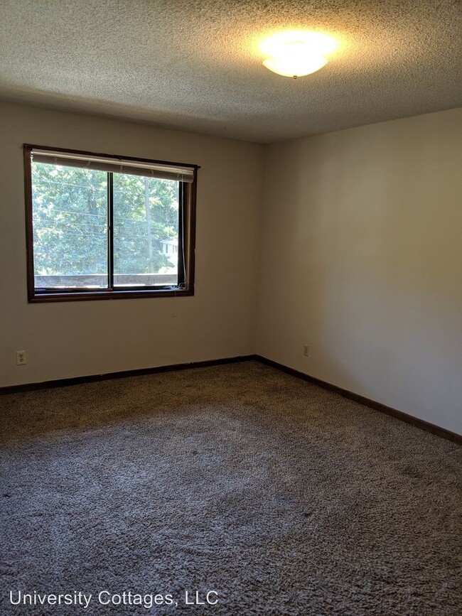 Building Photo - 804 Creekside Dr