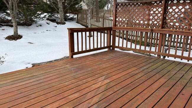 Building Photo - Hampton Oaks Colonial