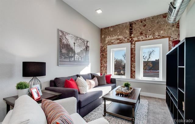 Building Photo - 300 S Logan St