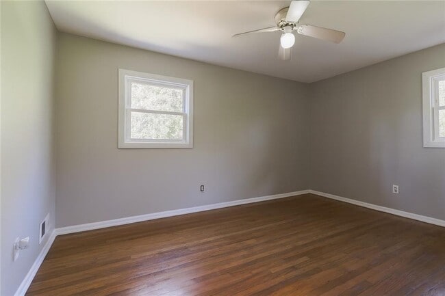 Building Photo - 2821 Petersburg Ct