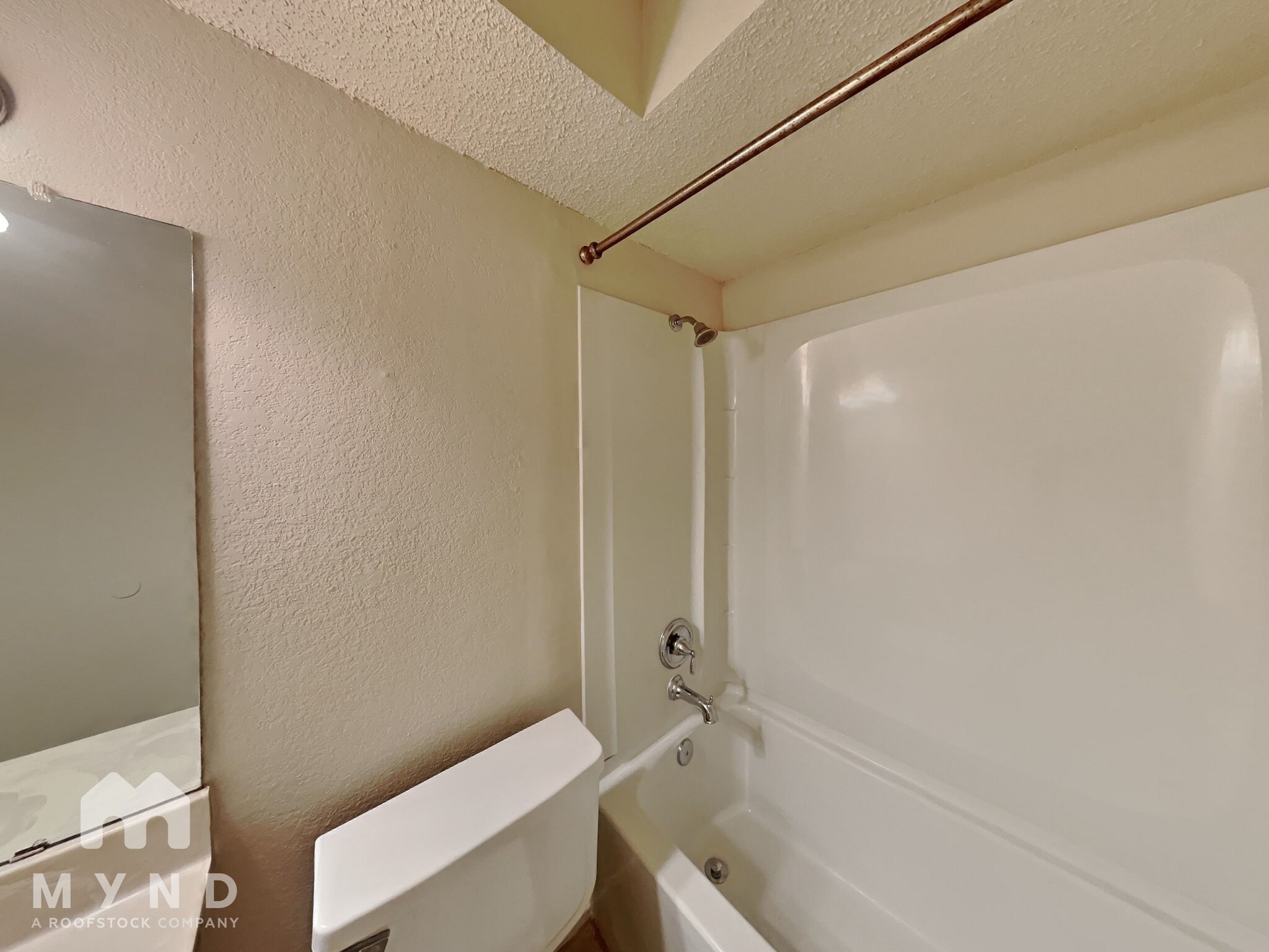Building Photo - 5515 Brookview Ct