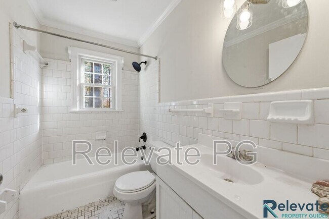 Building Photo - 6805 Lakeshore Dr