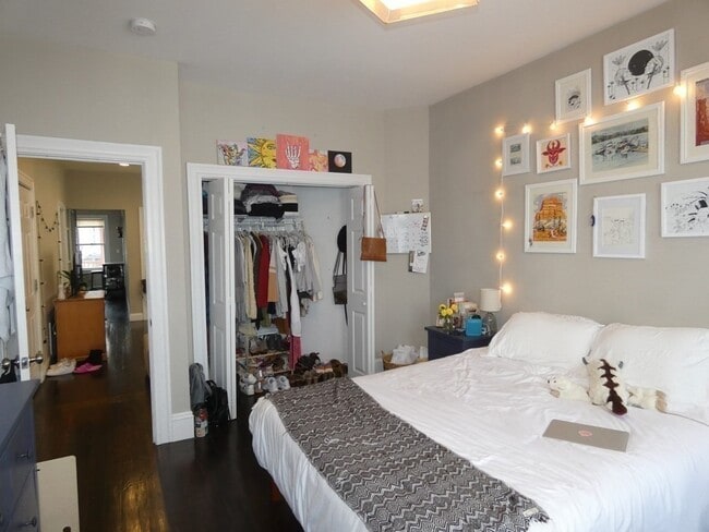 Building Photo - 37 Condor St