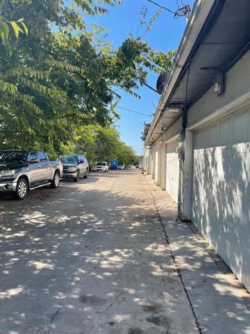 Building Photo - 412 Central Park Dr