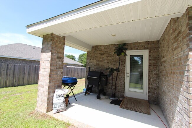 Building Photo - 5372 Wyndell Cir