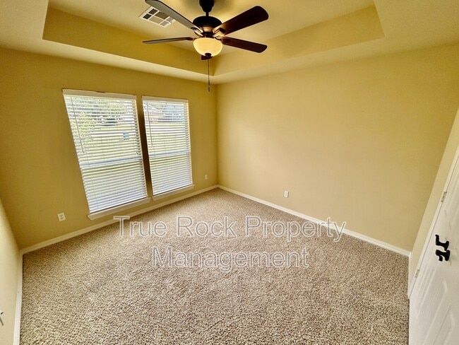 Building Photo - 1109 Emily Ln