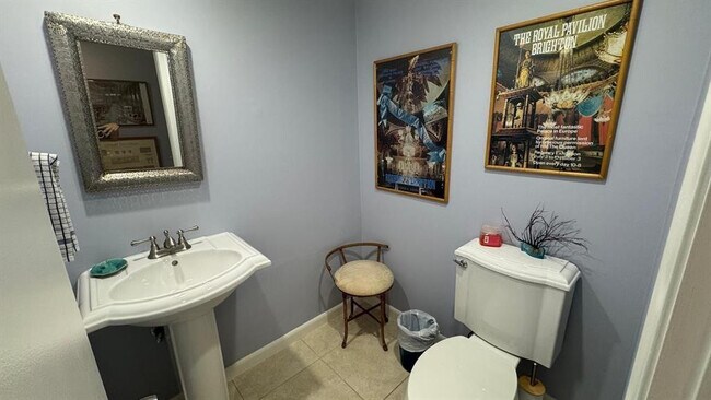 Building Photo - 2200 NE 33rd Ave