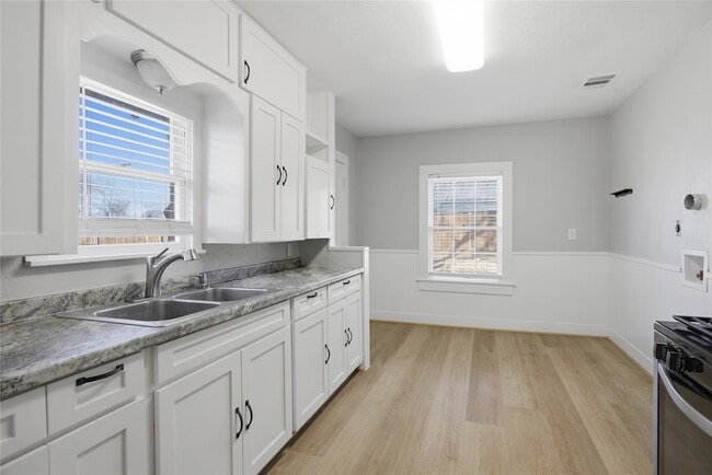 Building Photo - 4875 E Williams Spring Rd