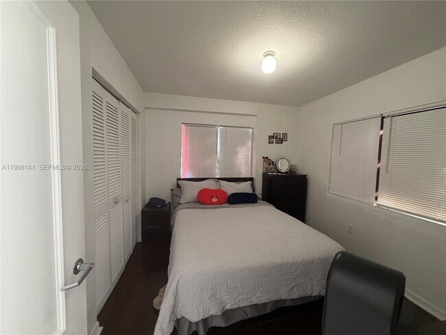 Building Photo - 2536 NW 24th St