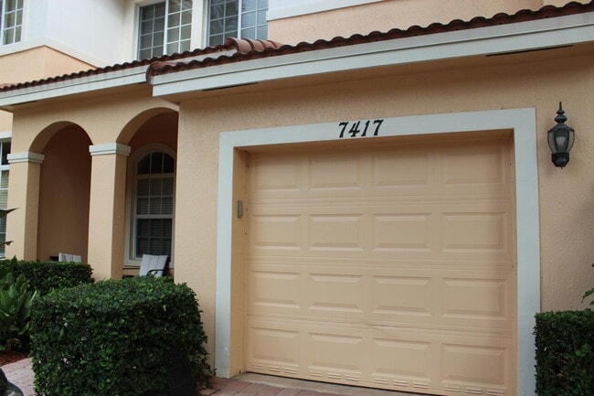 Building Photo - 7417 Brielle Dr