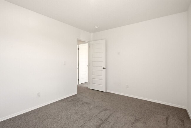 Building Photo - Beautiful 4 bedroom home in Liberty Lake! Move in Ready!