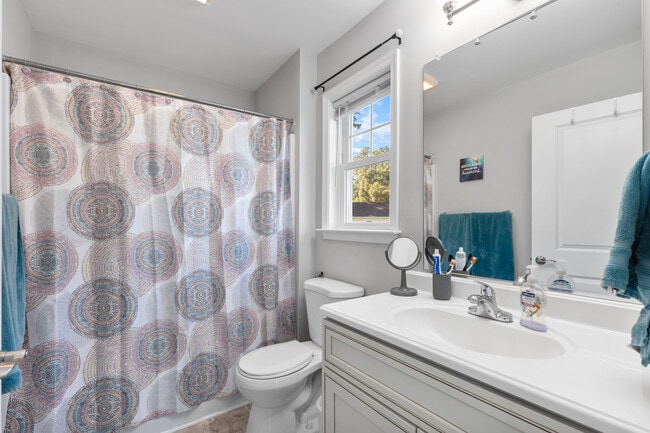 Building Photo - 2446 Gracie White Cir